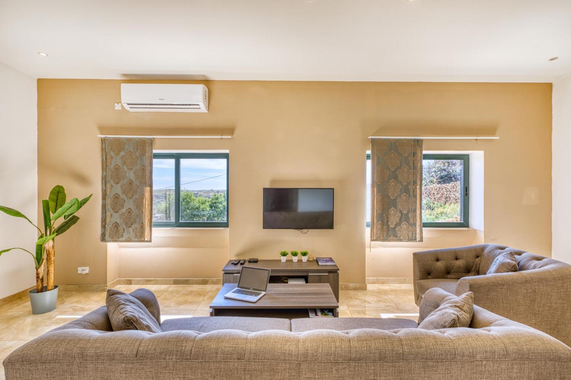 Spacious, Bright, Valley & Sea View Maisonette Xagħra Exterior foto