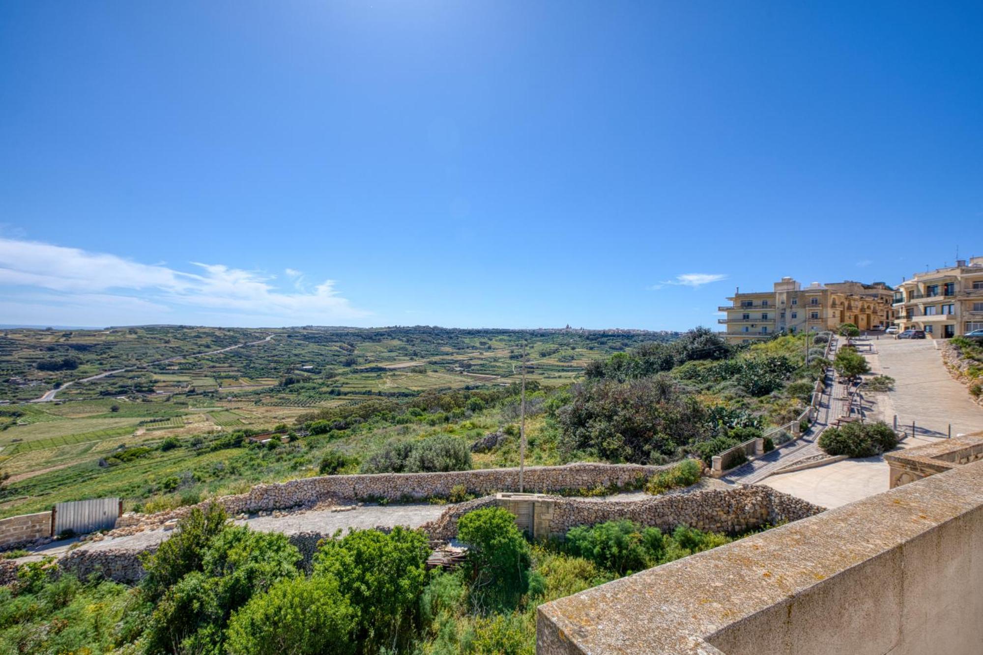 Spacious, Bright, Valley & Sea View Maisonette Xagħra Exterior foto
