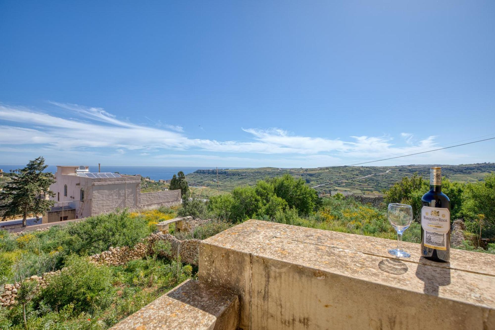 Spacious, Bright, Valley & Sea View Maisonette Xagħra Exterior foto