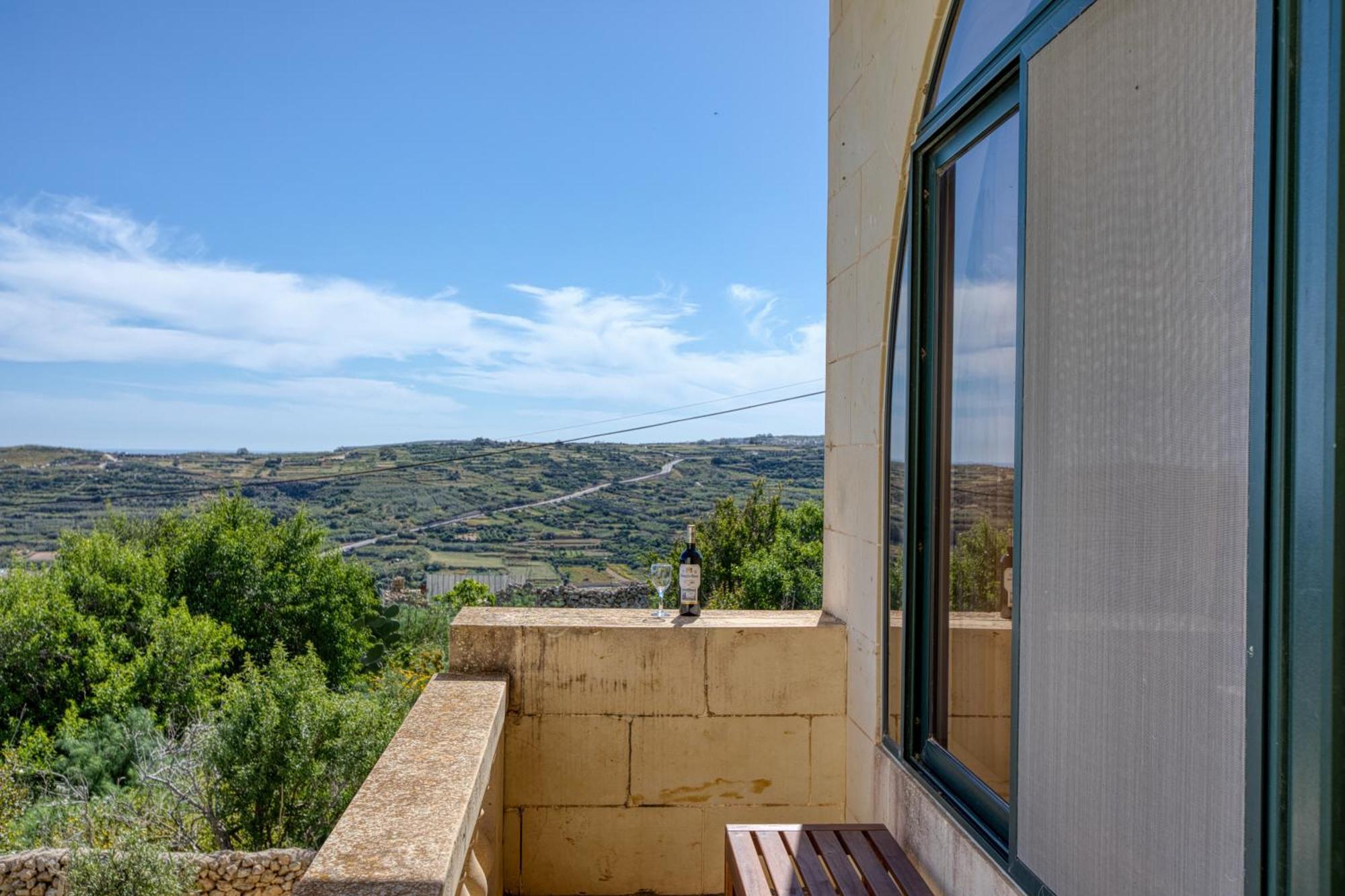 Spacious, Bright, Valley & Sea View Maisonette Xagħra Exterior foto